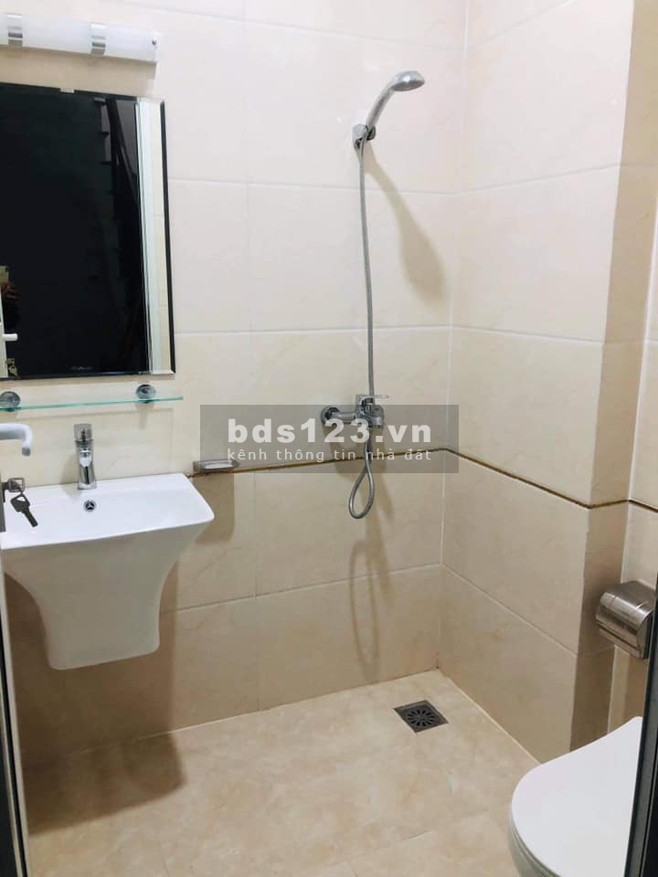 Siêu Vip Quận Cầu Giấy nhà 7 tầng đúc khu nhiều cán bộ cao cấp sinh sống, còn mới