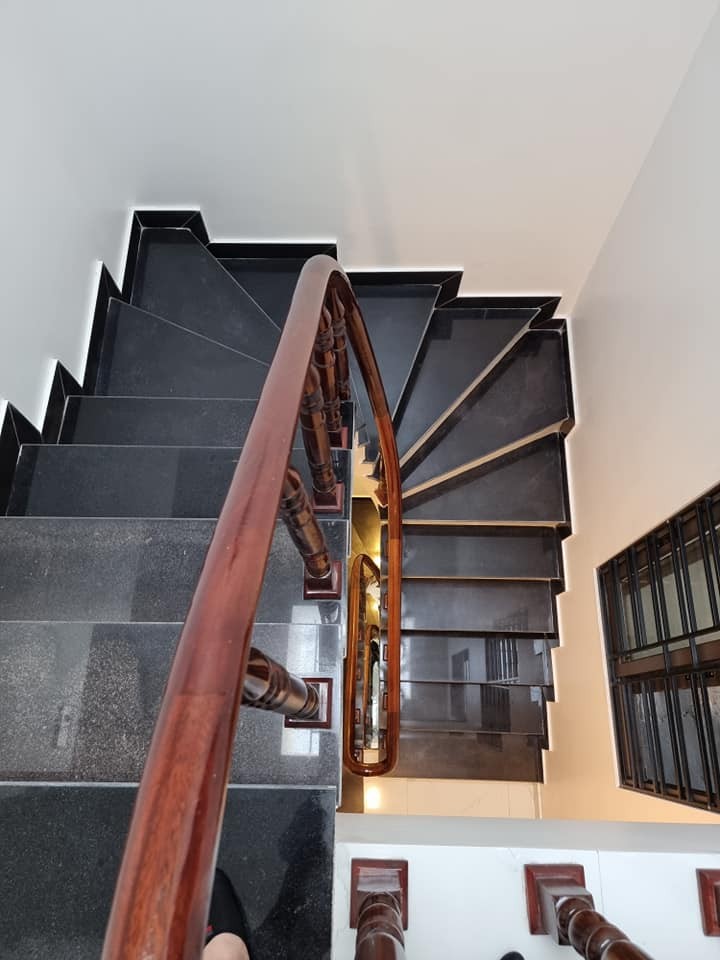 Bán nhà nguyên căn Mỹ Đình diện tích 39m2 giá bán 3.65 tỷ. 5 tầng ô tô đỗ, lhcc