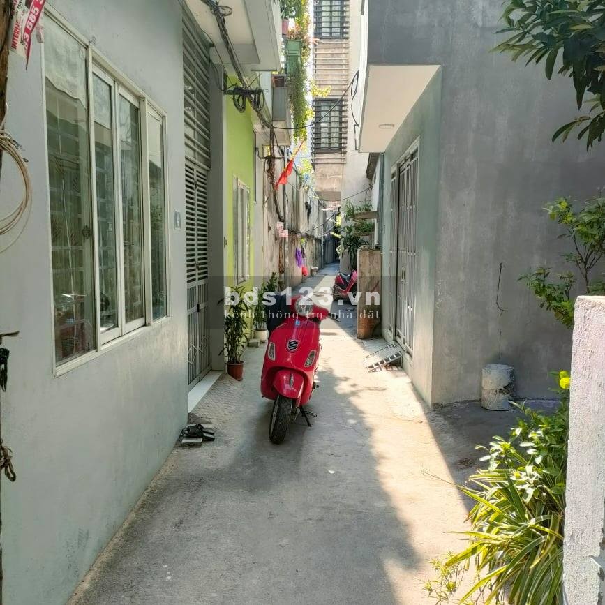 Bán đất Nam Từ Liêm, diện tích đất 50m2, sổ đỏ đầy đủ, vuông vắn, bàn giao ngay