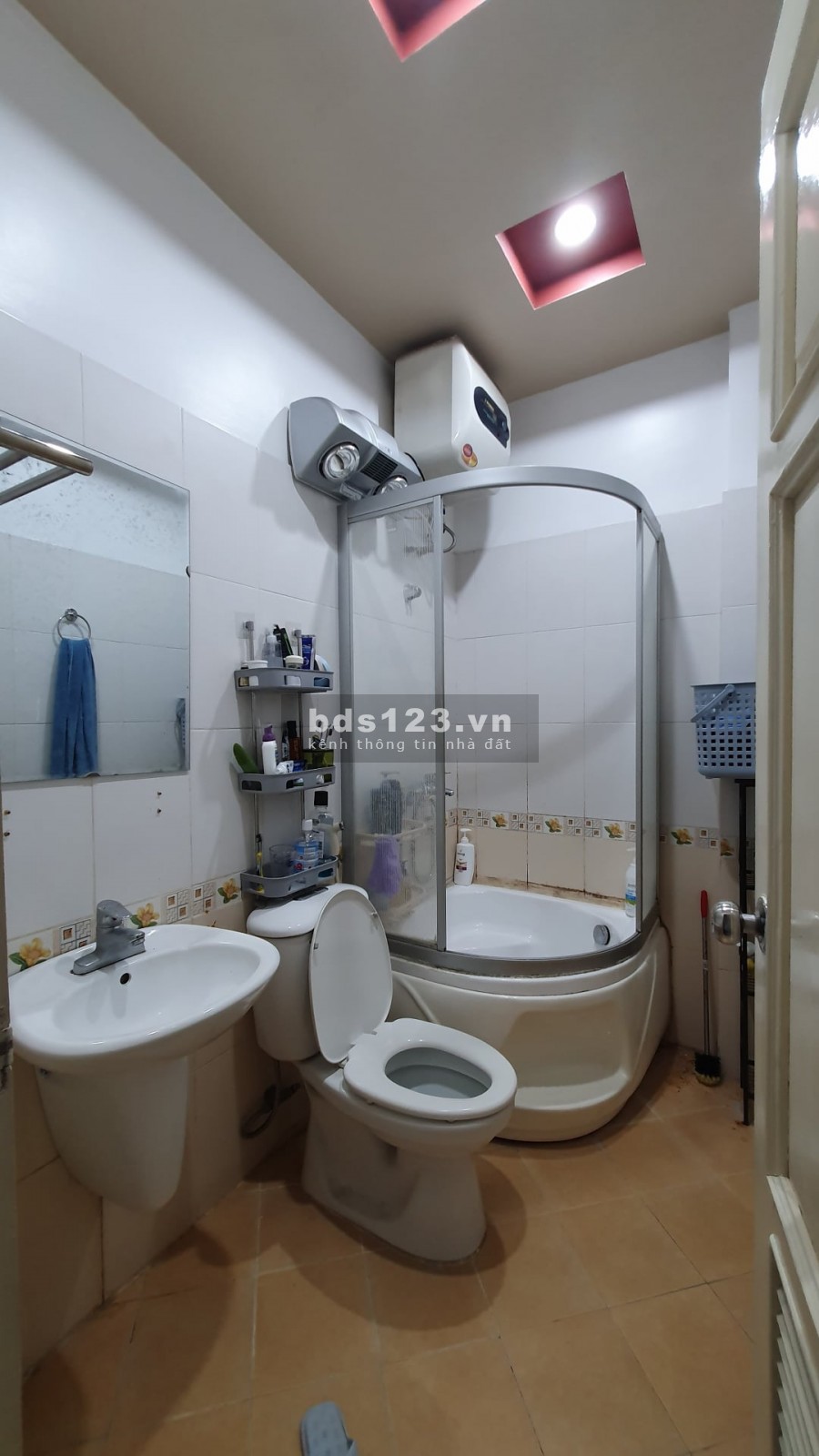 Phân lô Phùng Chí Kiên, ô tô ngõ thông, nhà đẹp dân cư văn minh, dt 45m2, 5 tầng, giá 5.45 tỷ