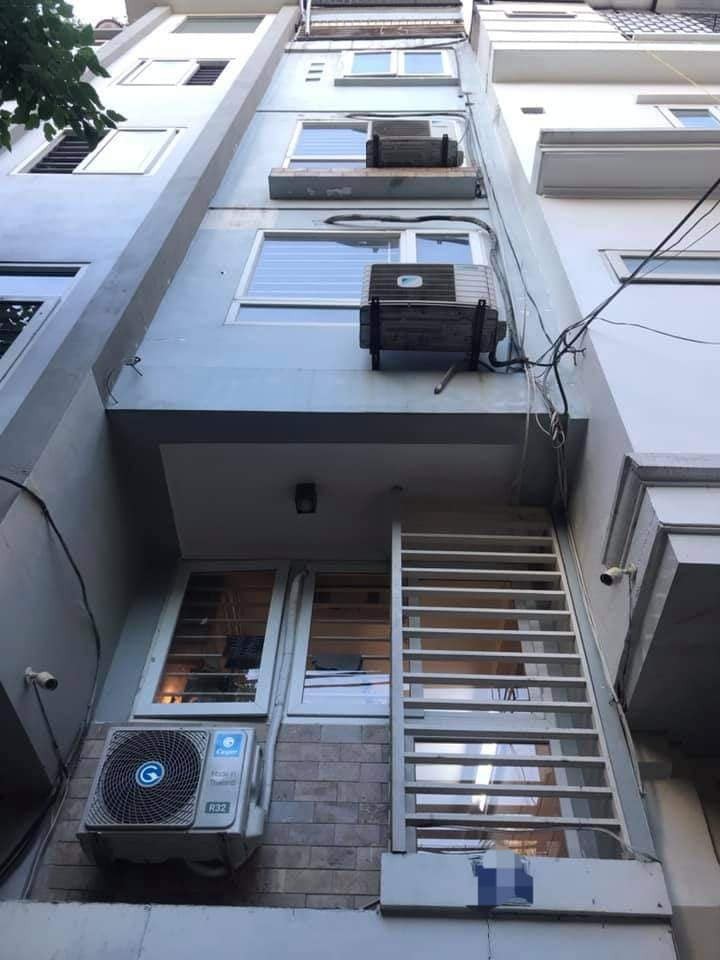 Bán nhà nguyên căn phố Tây Sơn, Đống Đa, nhỏ tiền, ô tô vào nhà siêu hiếm, giá bán 3.2 tỷ