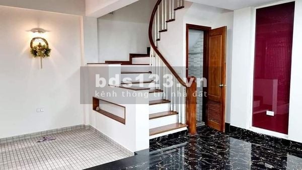 Bán nhà phố Chùa Bộc khu phân lô nhà mới nguyên ô tô đổ cửa giá 8.2tỷ