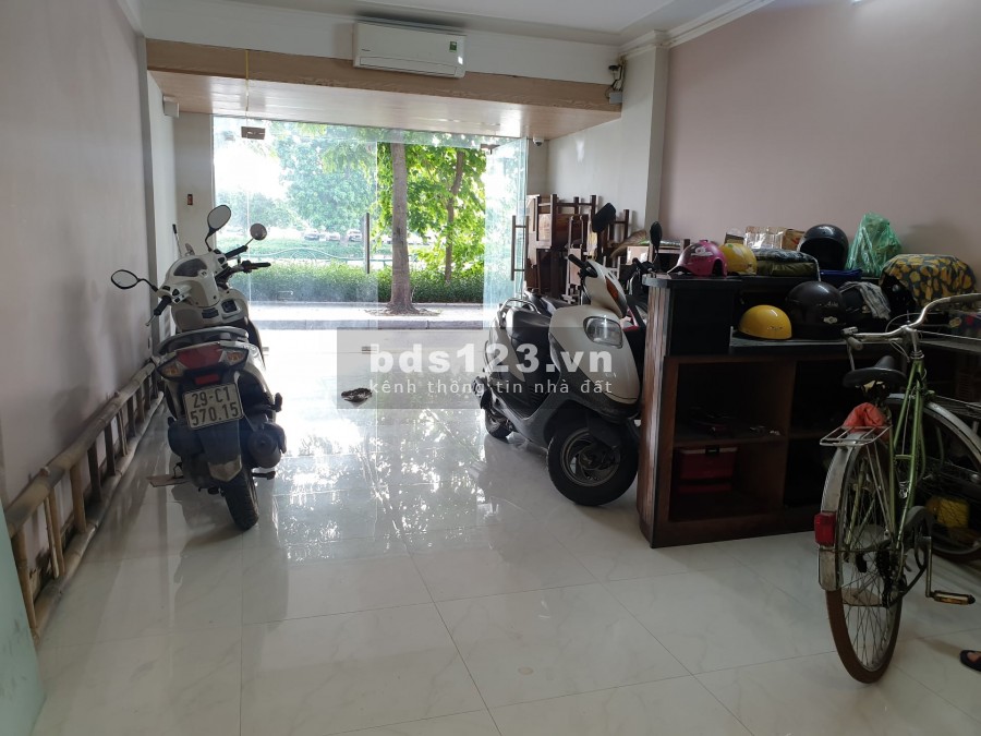 Bán nhà mặt phố Yên Hoa, view Hồ Tây, nhà 2 mặt phố ,7 tầng thang máy, kd cực tốt, giá 20 tỷ