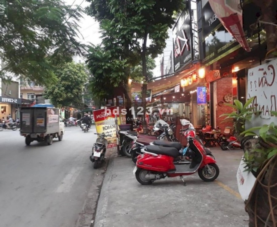 Bán nhà mặt phố Hoàng Minh Thảo, giá chỉ 71tr/m, sầm uất của thành phố, lhcc