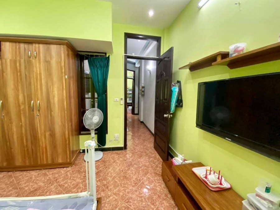 Bán Nhà Hoàng Mai, Gần Hồ Đền Lừ, ô tô đỗ 20m, dt 42m2, giá bán chỉ 3,35 tỷ, lhcc