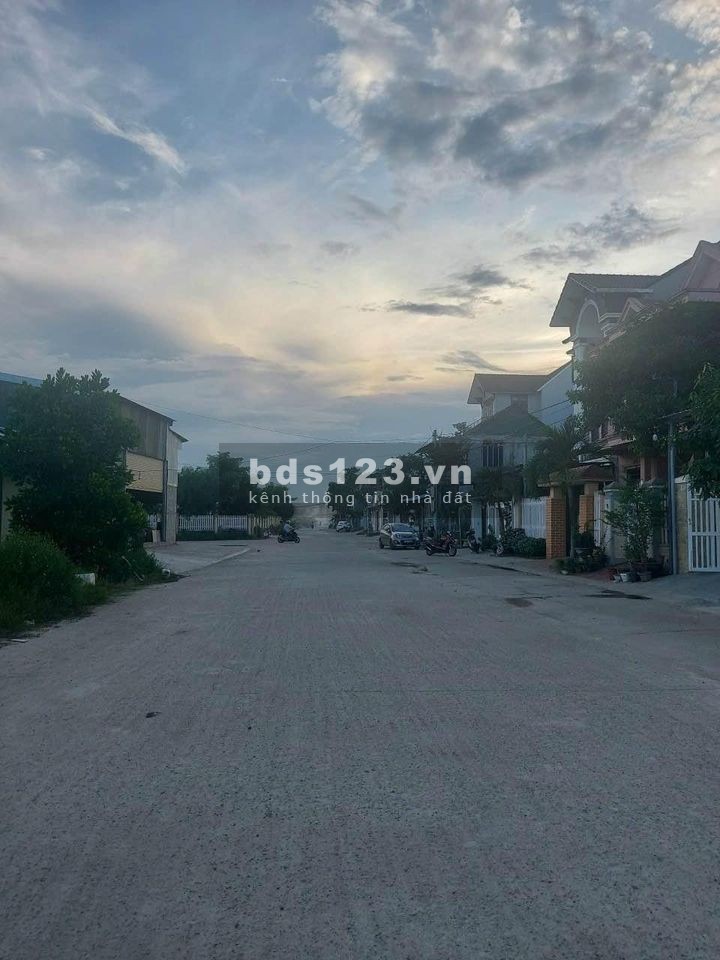 Lô đất biệt thự tại Ngọc Anh, dt 160m2, vị trí vàng của thành phố tương lại, lh 0762696676 Mr.Huy