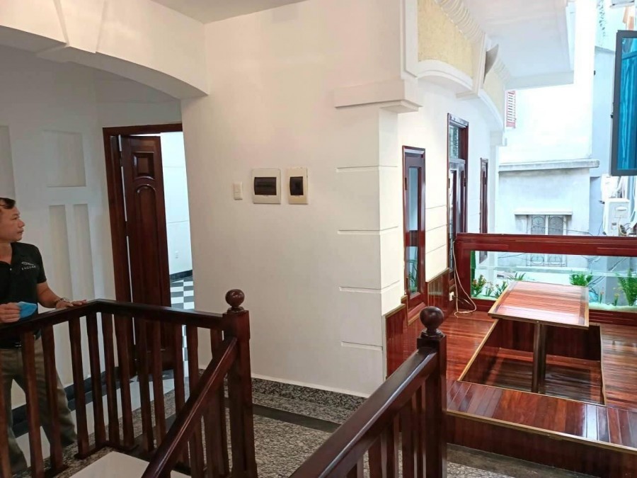Bán nhà phố Lê Thanh Nghị, thang máy nhà còn mới, tự khai thác 70 triệu, giá nhỉnh 10 tỷ