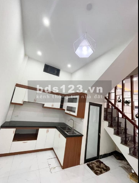 Bán hàng hiếm phố Nguyễn Ngọc Vũ, tặng nội thất ô tô gần phố, sổ vuông, ô tô vào nhà