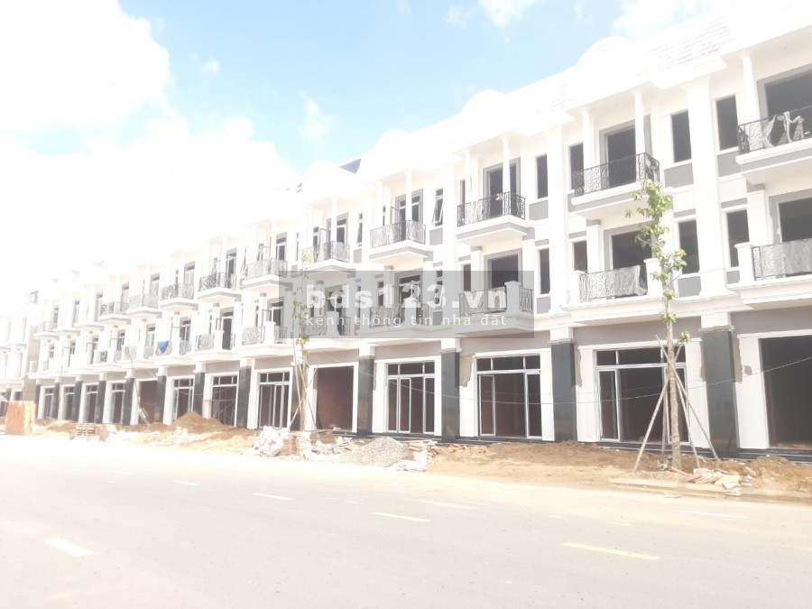 Bán nhà phố leìn kề tại dự án Century City pháp lý hoàn thiện, thi công hạ tầng thần tốc