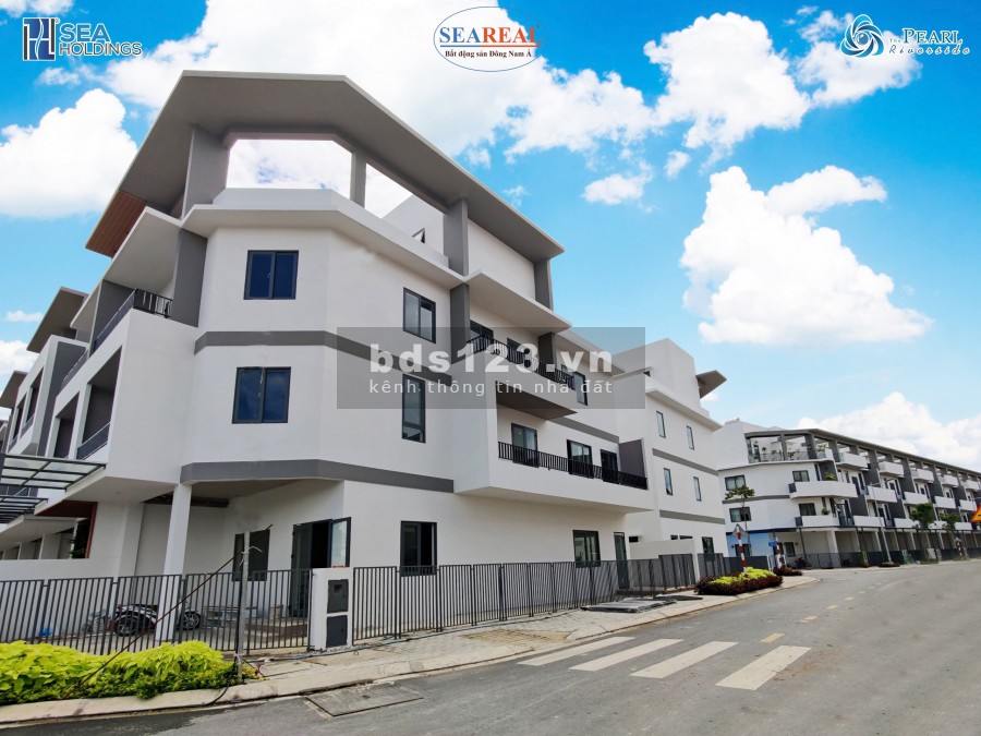 Bán nhà phố The Pearl Rivereside diện tích 175m2 giá 3,3 tỷ/căn, TT Bến Lức, Long An