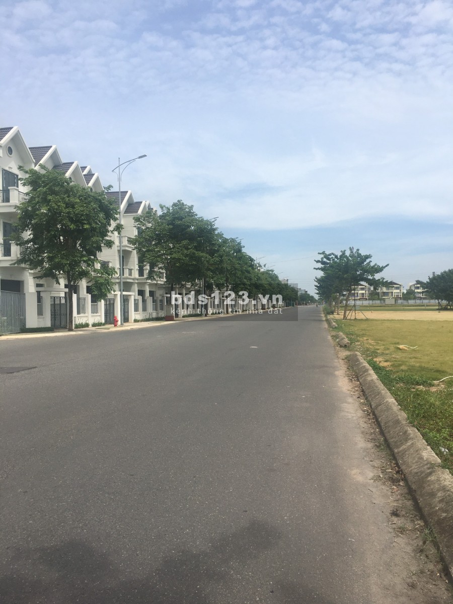 Bán gấp biệt thự sân vườn đúc kiên cố 3,5 tầng tại Lý Nam Đế liên hệ 0965361597