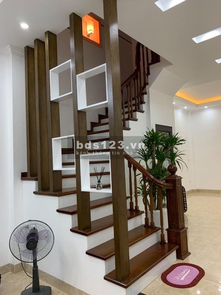 Bán nhà hiếm Ái Mộ gara ô tô tránh, kinh doanh đỉnh, giá nhỉnh 6 tỷ, sổ đỏ đẹp