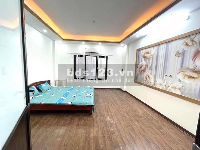 Bán nhà tổ 16 Bát Khối 35m2, nhà 5T đẹp cho gia đình trẻ, tiện ích ngập tràn giá chỉ 2.7 tỷ.