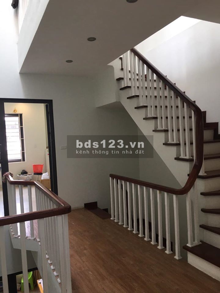 Bán nhà Lê Thanh Nghị, Quận Hai Bà Trưng cách phố 40m, dt 95m2, giá bán 7,9 tỷ