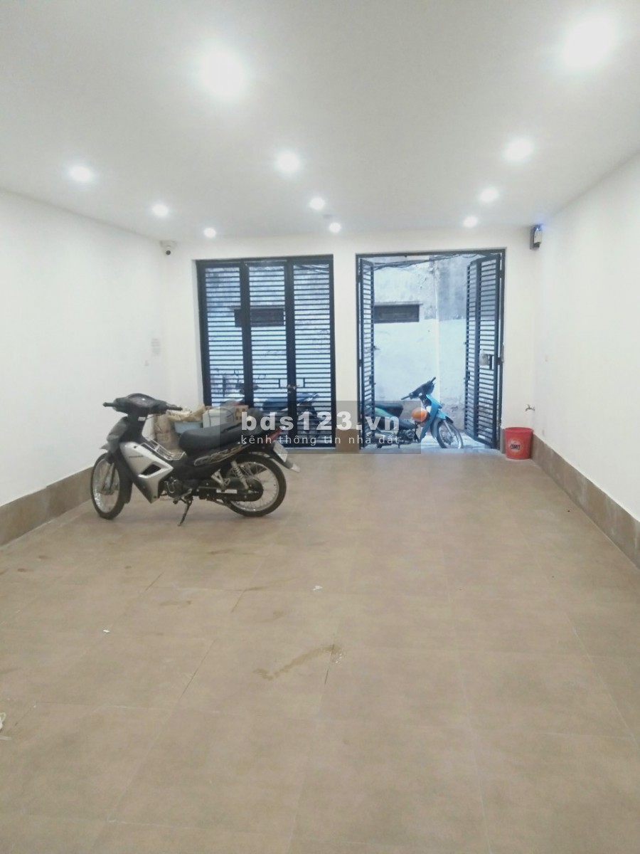Bán tòa nhà ngõ 22 Tôn Thất Tùng, 6 tầng thang máy, 17 phòng kép kín, cho thuê ổn định
