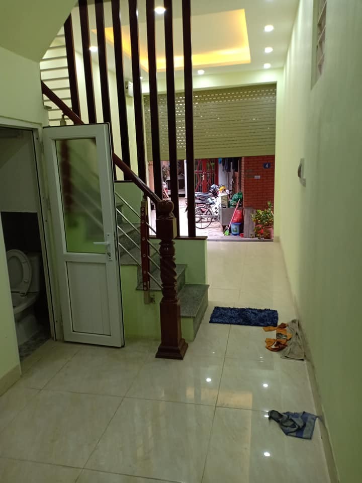 Bán nhà Lê Thanh Nghị, Hai Bà Trung, dt 4.5m, dt 37m2, đúc 5 tầng, vị trí đẹp