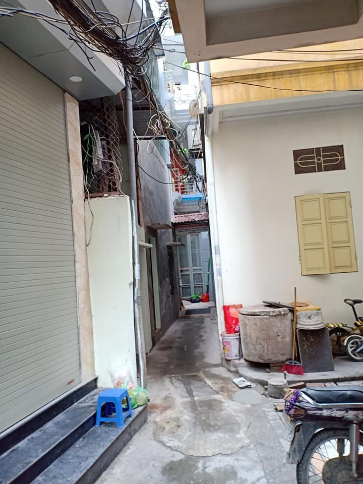 Bán nhà Lê Thanh Nghị, Hai Bà Trung, dt 4.5m, dt 37m2, đúc 5 tầng, vị trí đẹp