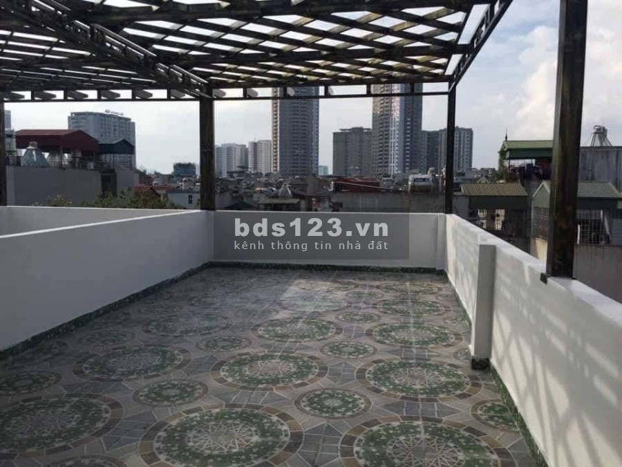 Giảm sốc còn 4,35 tỷ bán nhà đẹp Phố Bồ Đề, Long Biên tặng nội thất view Hồ, lhcc