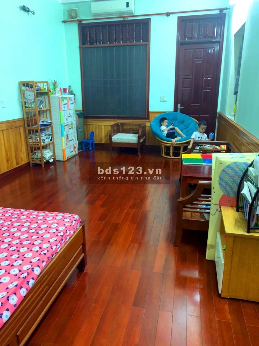 Nhà Đẹp Phố Bạch Đằng diện tích sử dụng 60m2 4 tầng đúc bê tông, giá 4.8 tỷ
