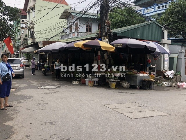Bán nhà tổ 16 Bát Khối 35m2, nhà 5T đẹp cho gia đình trẻ, tiện ích ngập tràn giá chỉ 2.7 tỷ.