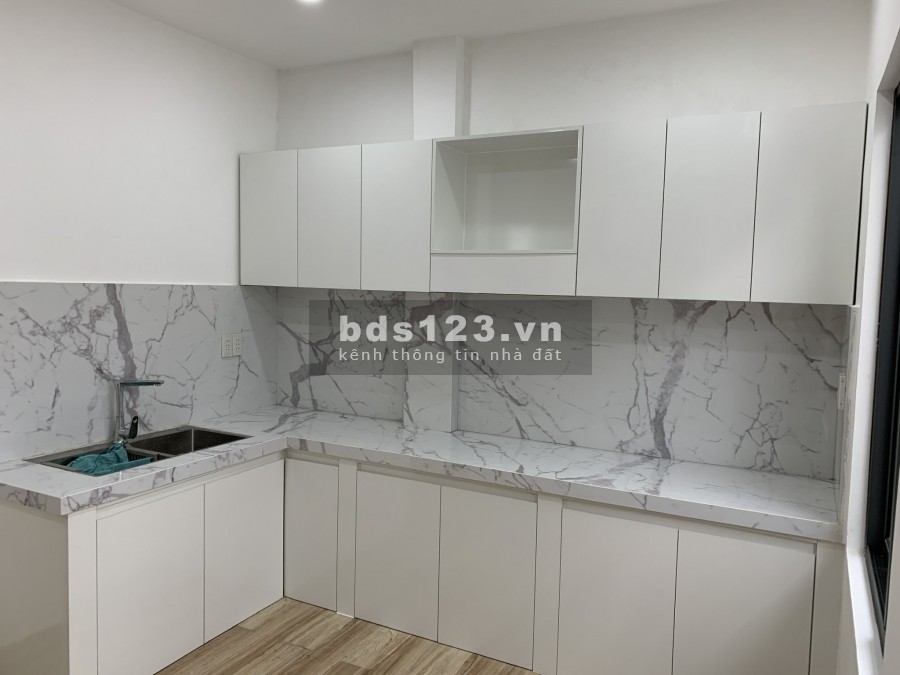 Bán nhà mặt tiền kiệt Nguyễn Lộ Trạch, nhà 2 tầng hoàn thiện dọn vào ở ngay, chỉ 2.3xx tỷ