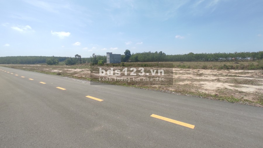 Tôi chính chủ kẹt tiền xoay không ra nên bán gấp lô đất 1700m2, thổ cư 100m2, lhcc