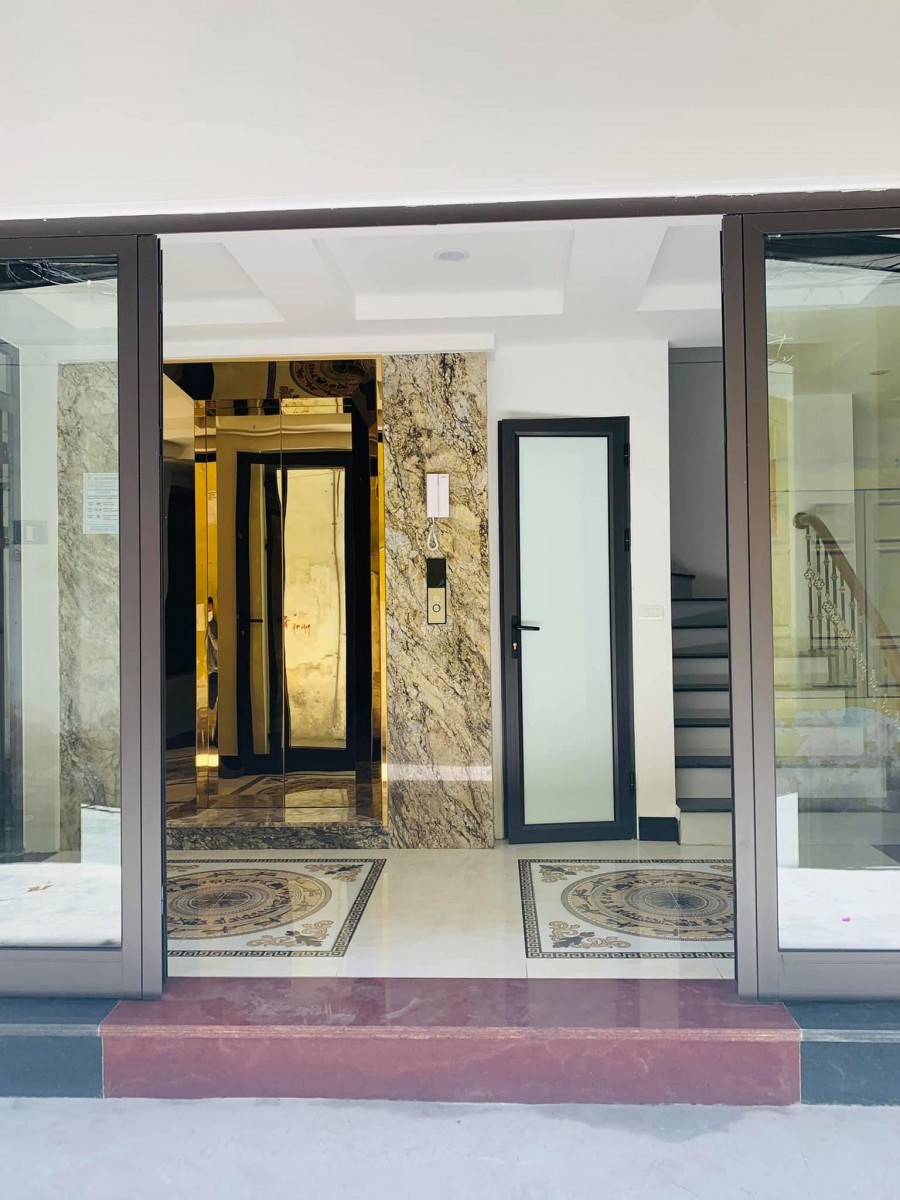 Bán nhà mặt phố Kim Ngưu, dt 77m2, 7 tầng thang máy, căn góc 3 mặt thoáng vị trí trung tâm