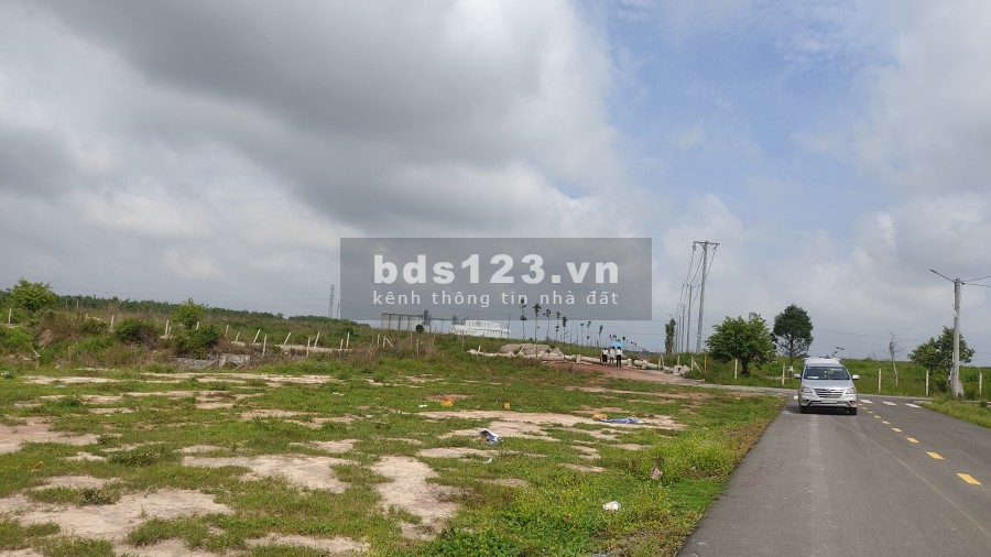 Tôi chính chủ kẹt tiền xoay không ra nên bán gấp lô đất 1700m2, thổ cư 100m2, lhcc