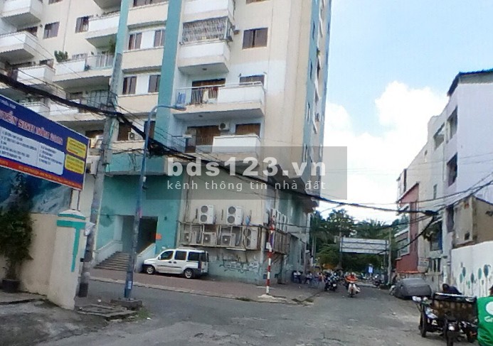 Bán nhà hẻm 590 Cách Mạng Tháng Tám, Quận 3 dt 44m2, 4 phòng ngủ