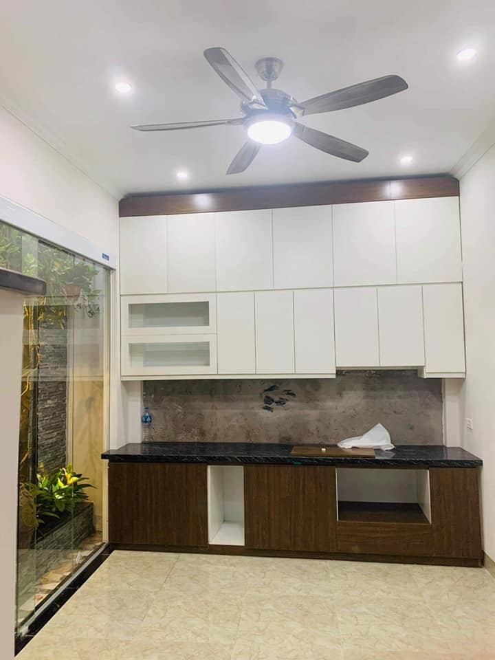 Bán gấp nhà phố Lương Đình Của, Đống Đa Của 25m2 5T MT 3 giá chỉ 2,15 tỷ.