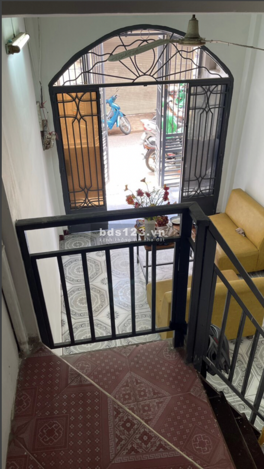 Cần bán nhà tại Quận Tân Bình đường Lạc Long Quân, gần nhà thờ, trường học cửa hàng