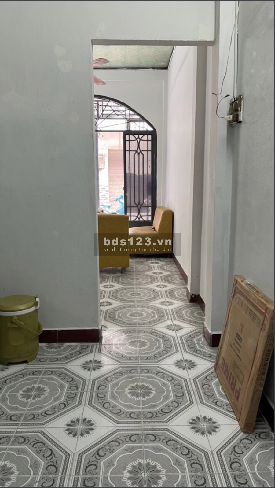 Cần bán nhà tại Quận Tân Bình đường Lạc Long Quân, gần nhà thờ, trường học cửa hàng