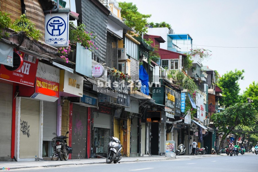 Bán nhà mặt phố Nguyễn Văn Linh Long Biên ô tô tránh, kinh doanh sầm uất, giá 2.7 tỷ