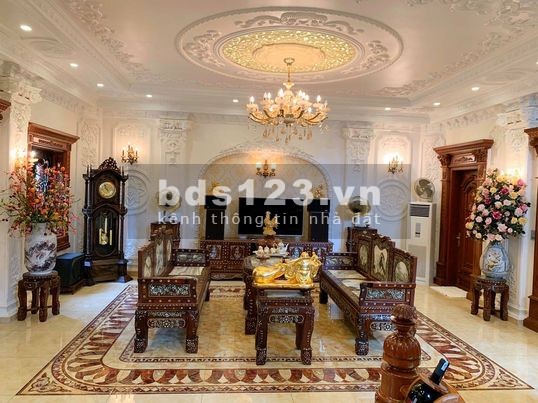Bán nhà nguyên căn Chùa Láng, lô góc, đổ cửa diện tích 60m2, giá bán 5.2 tỷ