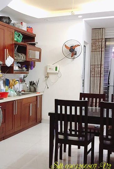 Bán nhà hẻm 590 Cách Mạng Tháng Tám, Quận 3 dt 44m2, 4 phòng ngủ