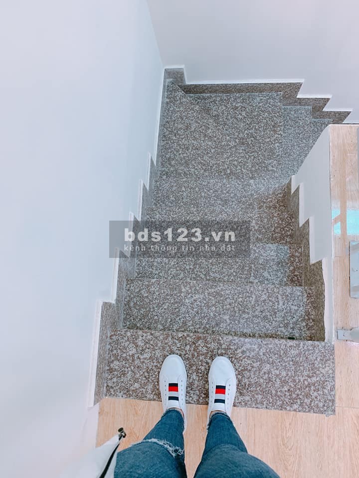 Covid bán nhà gấp, nhà nguyên căn còn mới, đường Lê Tự Tài, dt 29m2, giá chỉ 3 Tỷ 5