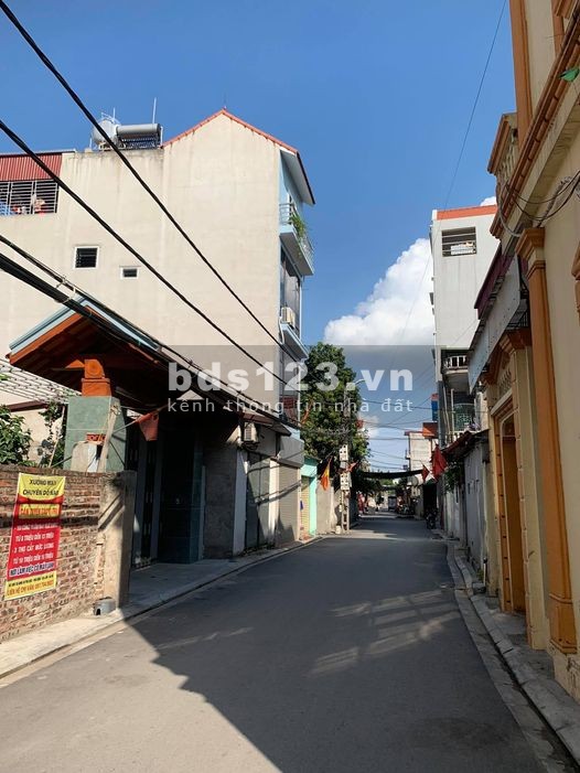 Cần bán nhanh mảnh đất cực đẹp tại làng Vàng, Cổ Bi, Gia Lâm, giá 52 triệu/m2