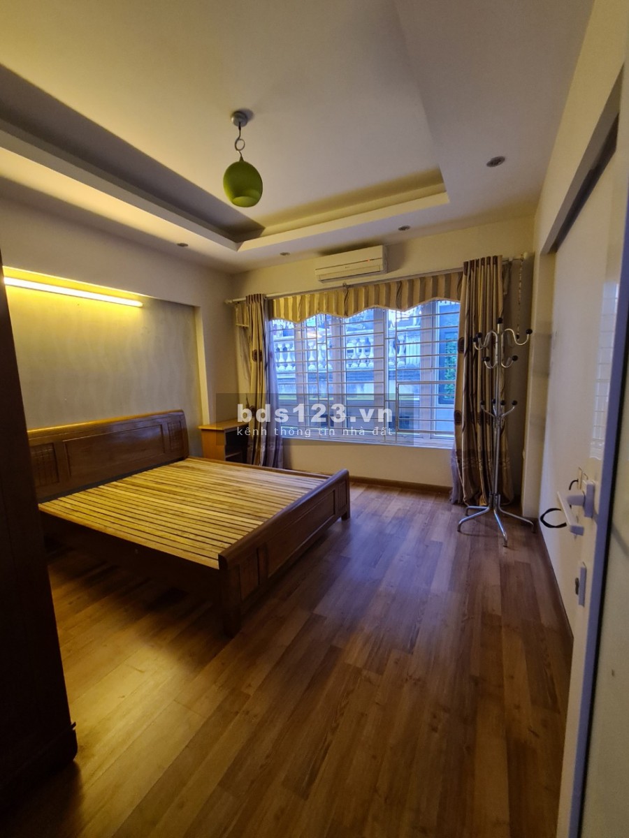 Cần cho thuê nhà riêng đường Hoàng Quốc Việt: nhà 4 tầng, diện tích 50m2, full đồ