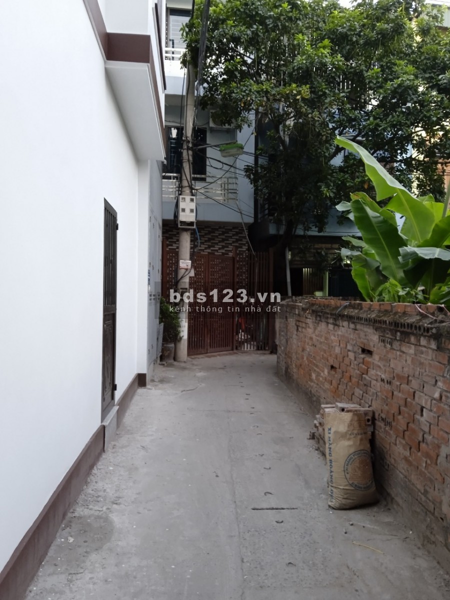 Bán nhà sổ chính chủ mới xây đẹp từng chi tiết, 3 tầng đúc bê tông kiên cố