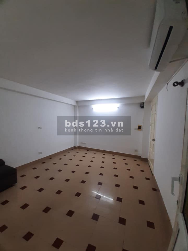 Bán toà nhà 7 tầng mặt phố Hoàn Kiếm, dòng tiền trên 100 triệu/tháng, lhcc