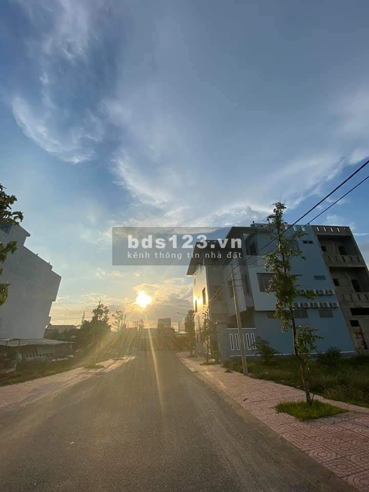 Đất nền 120 m² gần mặt tiền đường Thủy Sản Thị Trấn Thạnh Phú Bến Tre, sổ chính chủ