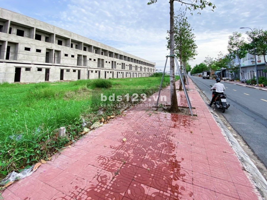 Bán nhà phố 1 trệt 1 lầu mặt tiền đường số số 7 tại Khu Đô Thị Mekong Centre