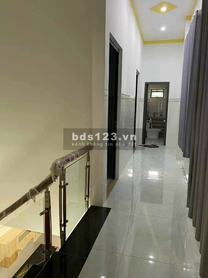 Chính chủ cần bán nhà nguyên căn ngay mặt tiền Bùi Ngọc Thu, giá 2.6 tỷ, lhcc