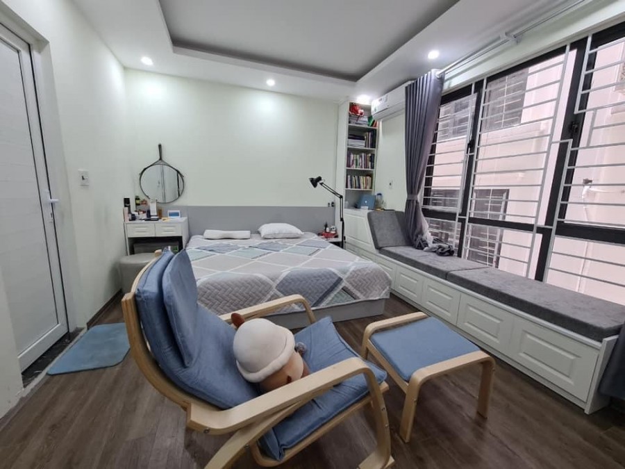 Bán nhà Khương Hạ, Thanh Xuân, 33m2, gần phố, full nội thất, giá 3,9 tỷ.