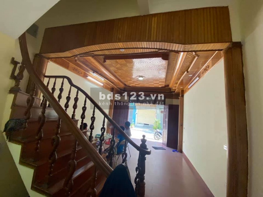 Bán nhà nguyên căn chính chủ Lạc Long Quân, view hồ Tây giá chỉ 18 tỷ