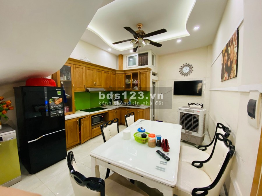 Bán nhà Minh Khai Hai Bà Trưng, dt 30m2 5 tầng, đường ô tô kinh…