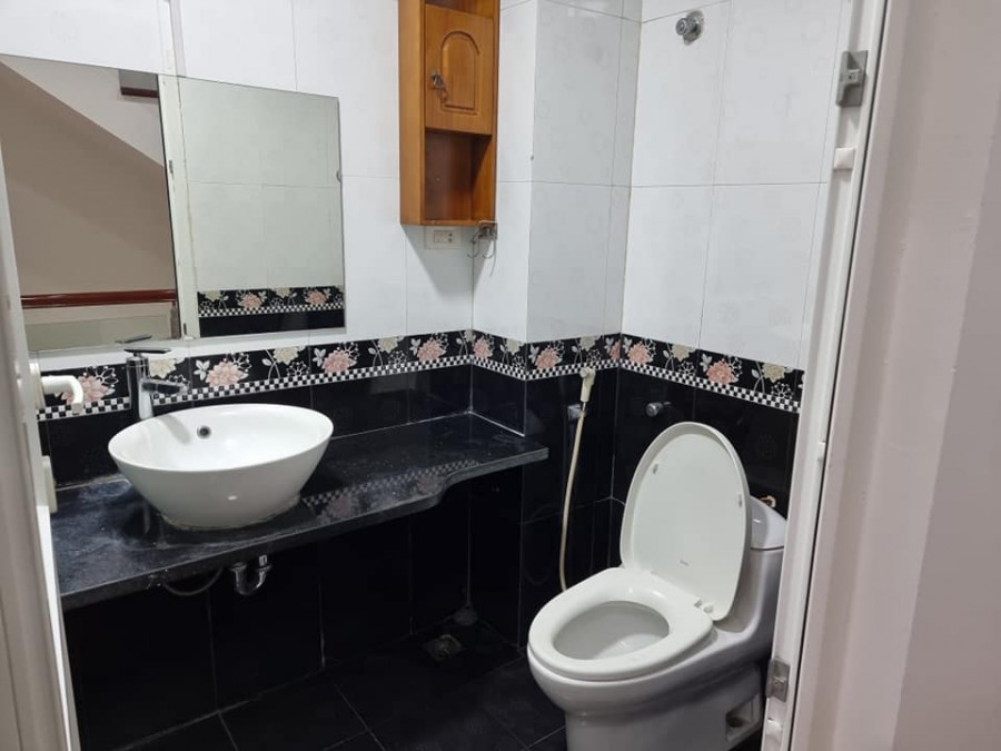 Bán nhà phân lô Phùng Chí Kiên cực hiếm, khu dân cư thang máy, gara, ô tô tránh, văn phòng