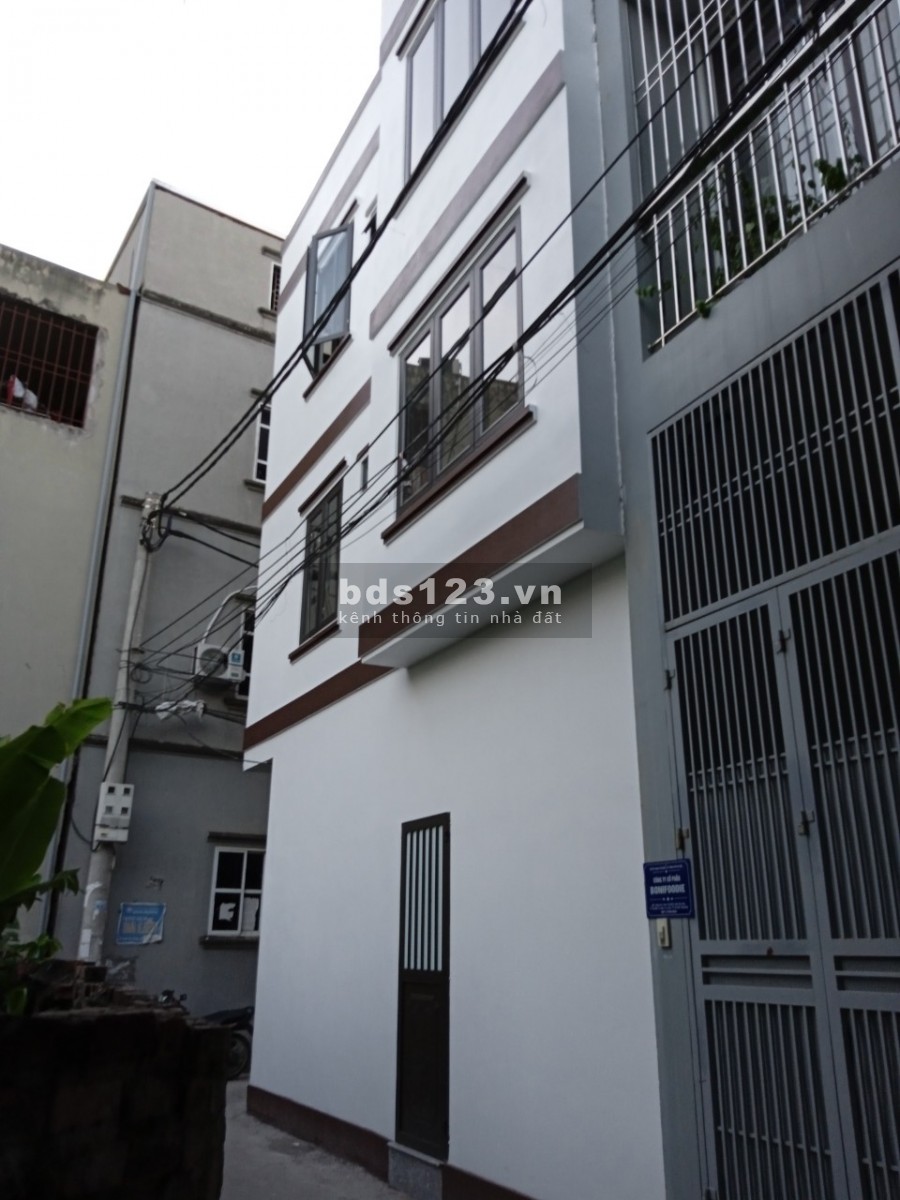 Bán nhà sổ chính chủ mới xây đẹp từng chi tiết, 3 tầng đúc bê tông kiên cố