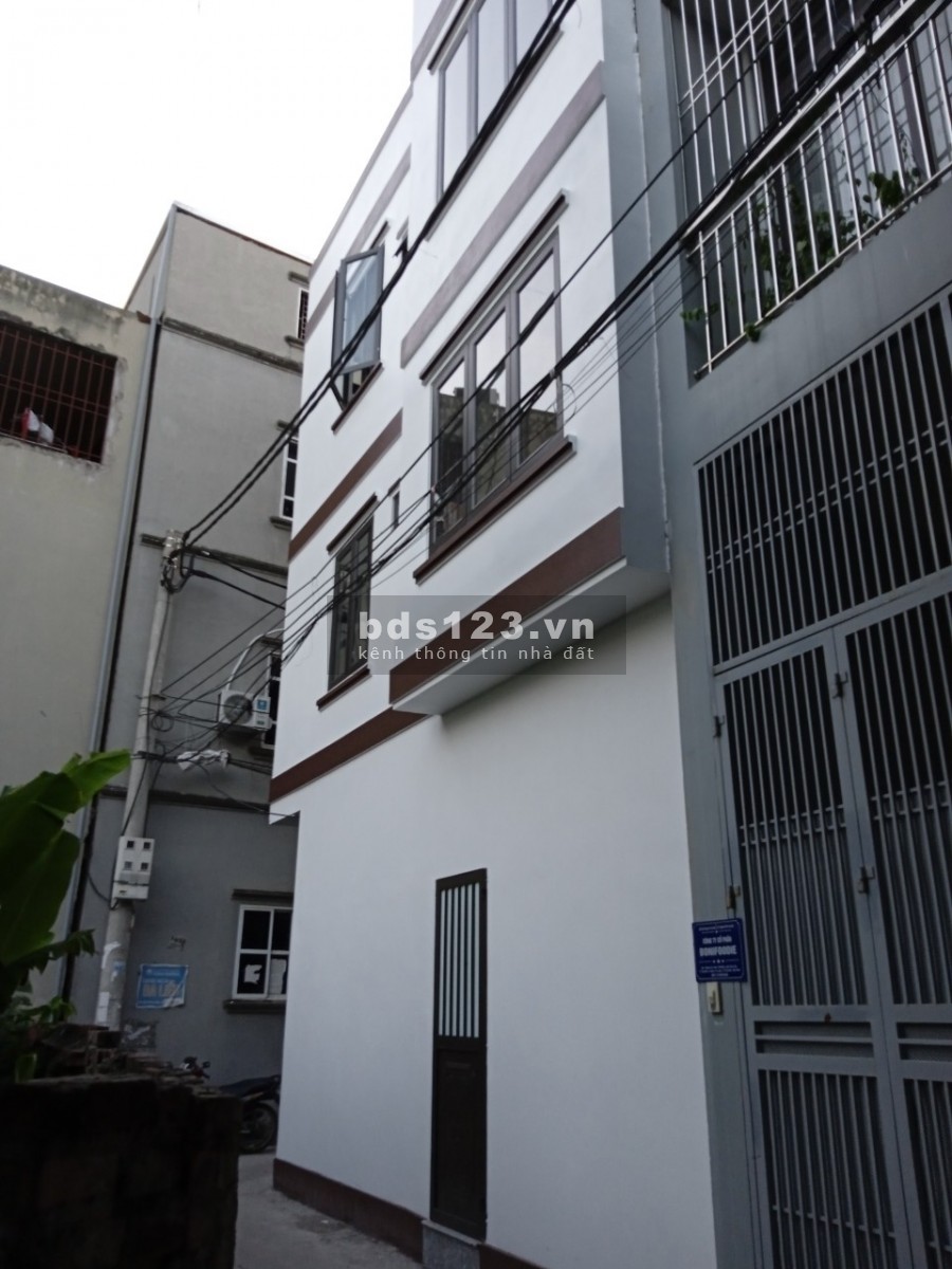 Bán nhà sổ chính chủ mới xây đẹp từng chi tiết, 3 tầng đúc bê tông kiên cố