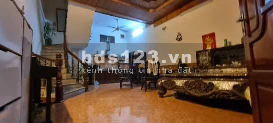 Bán gấp Vũ Ngọc Phan- Đống Đa diện tích 62m2, giá 5,5 tỷ. Vị trí trung tâm Đống Đa.